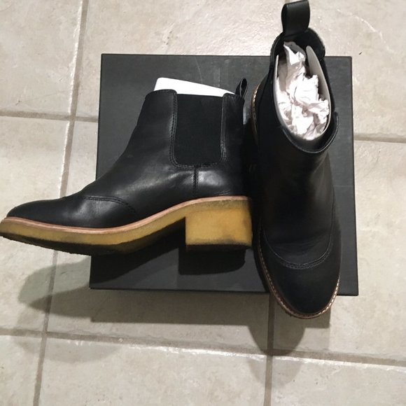 J.Crew Leather Chelsea Crepe Sole Boots - sz8 - Picture 3 of 5
